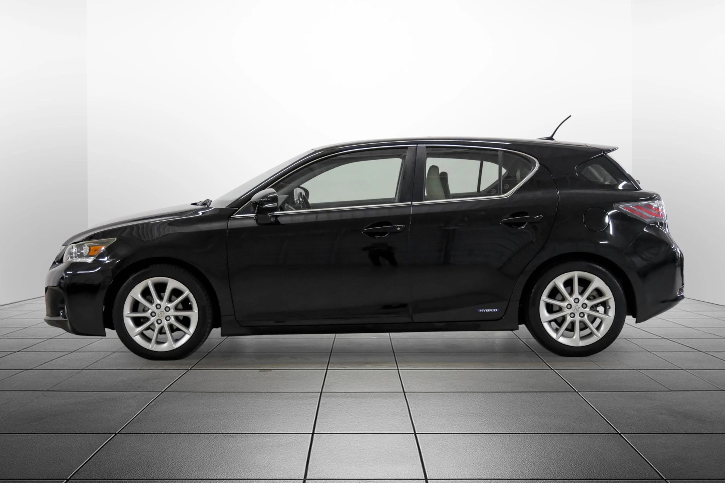 Used 2012 Lexus CT 200h Premium image 12