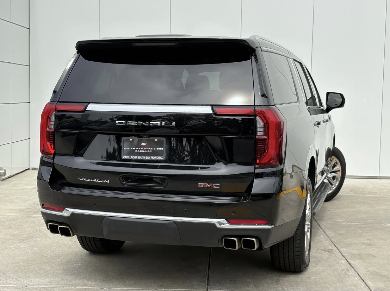 Used 2025 GMC Yukon XL Denali AWD/4WD image 6