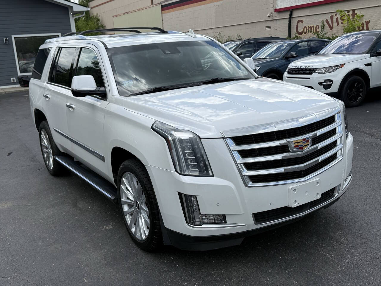 Used 2016 Cadillac Escalade Premium AWD/4WD image 7