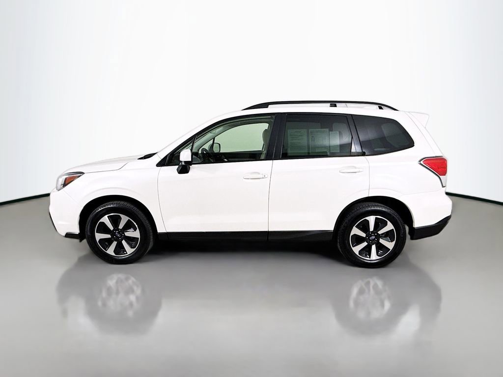 Used 2017 Subaru Forester 2.5i Premium AWD/4WD image 4
