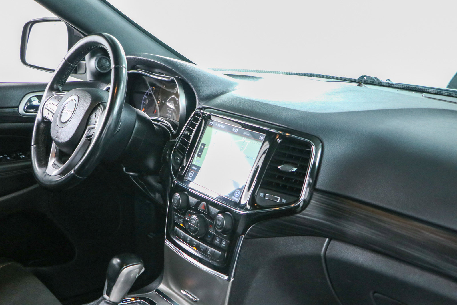 Used 2021 Jeep Grand Cherokee Laredo X RWD image 25
