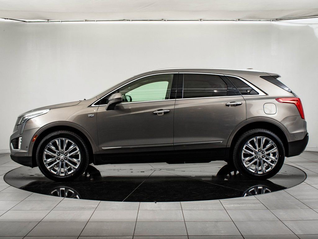 Used 2018 Cadillac XT5 Platinum w/ Driver Assist Package image 5