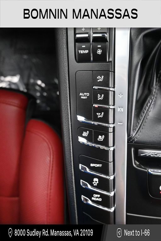 Used 2019 Porsche Macan AWD/4WD image 24