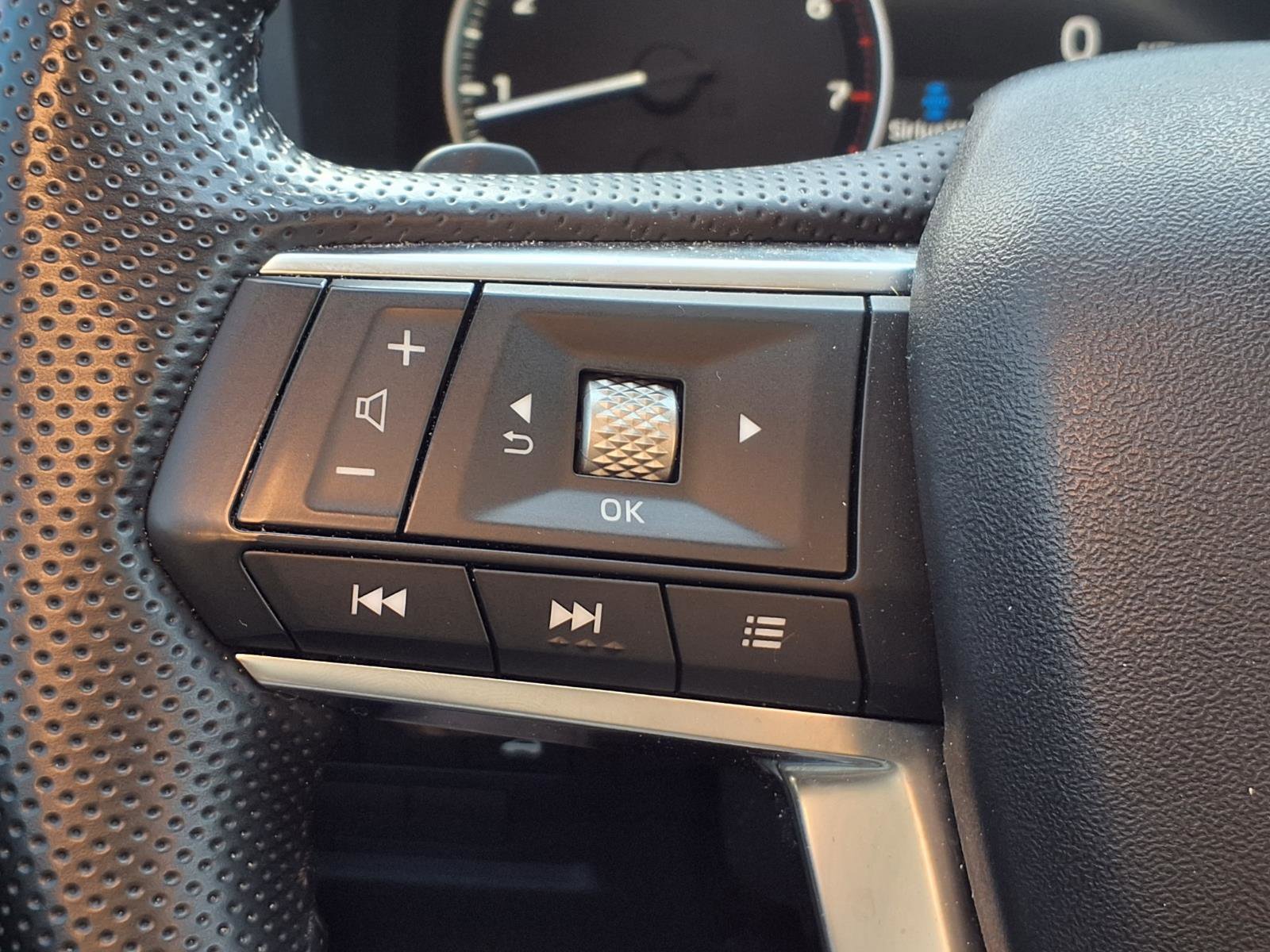 Used 2022 Mitsubishi Outlander SE image 11