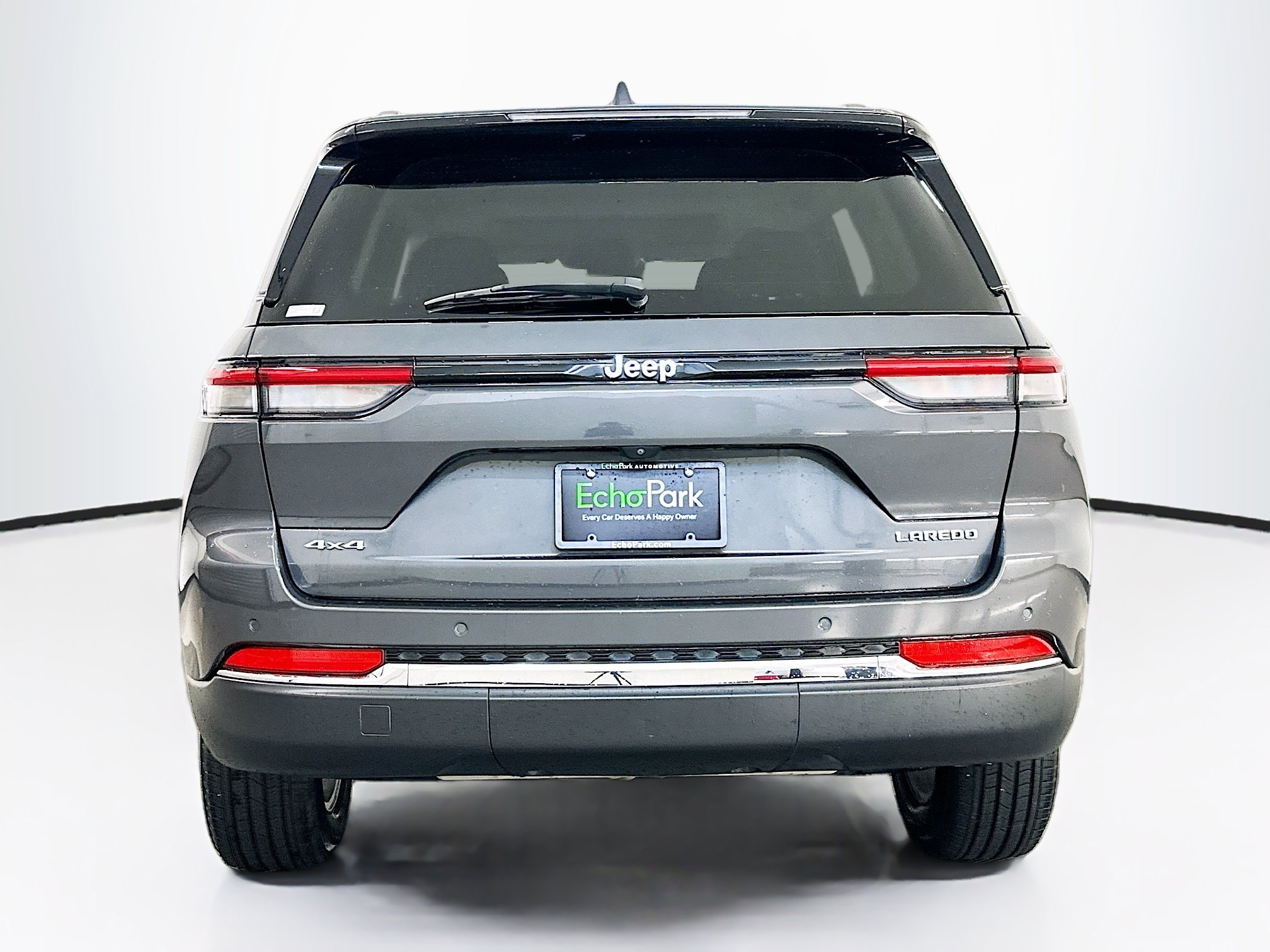 Used 2023 Jeep Grand Cherokee Laredo X AWD/4WD image 7