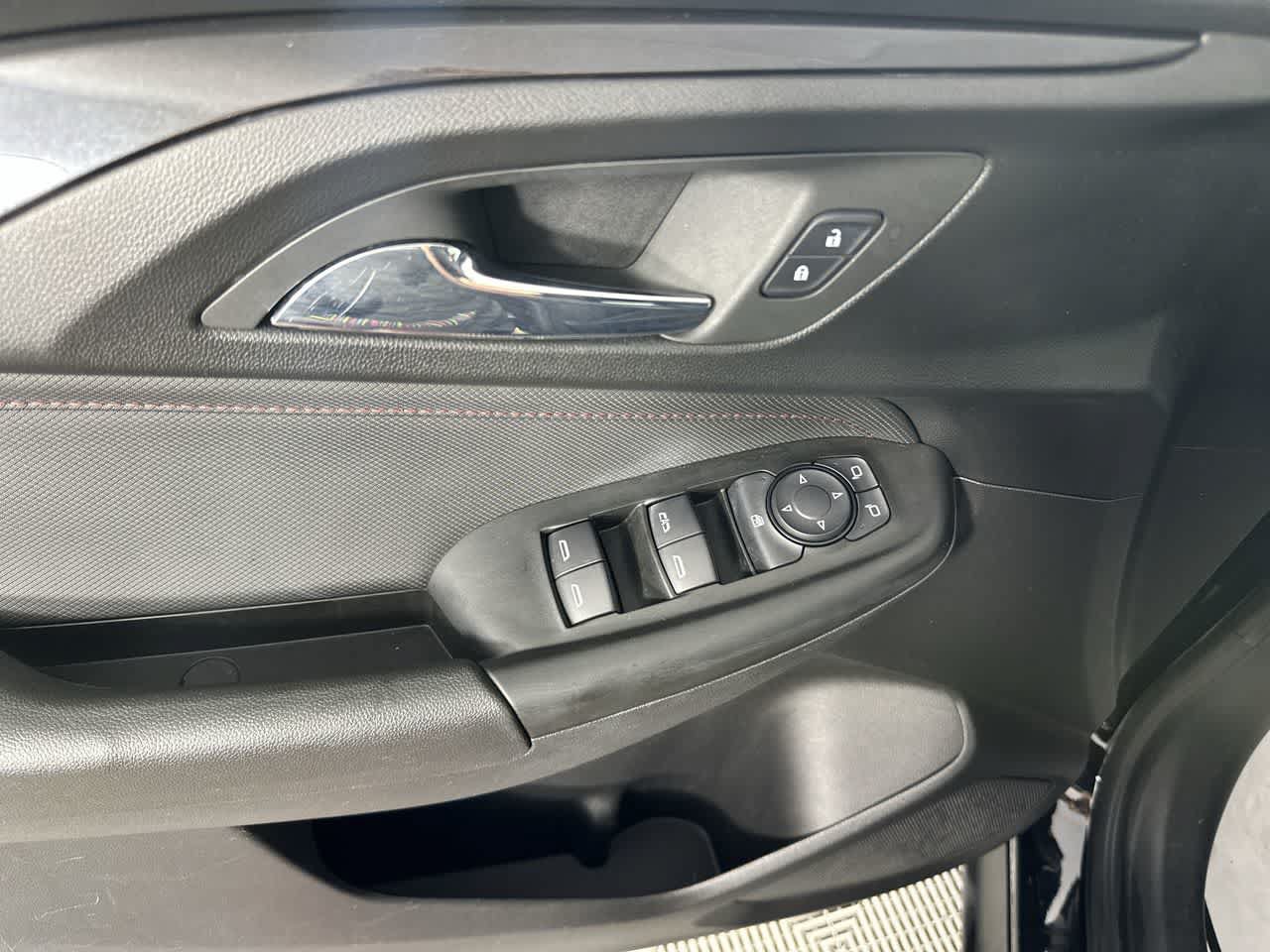 Used 2022 Chevrolet TrailBlazer RS FWD image 12
