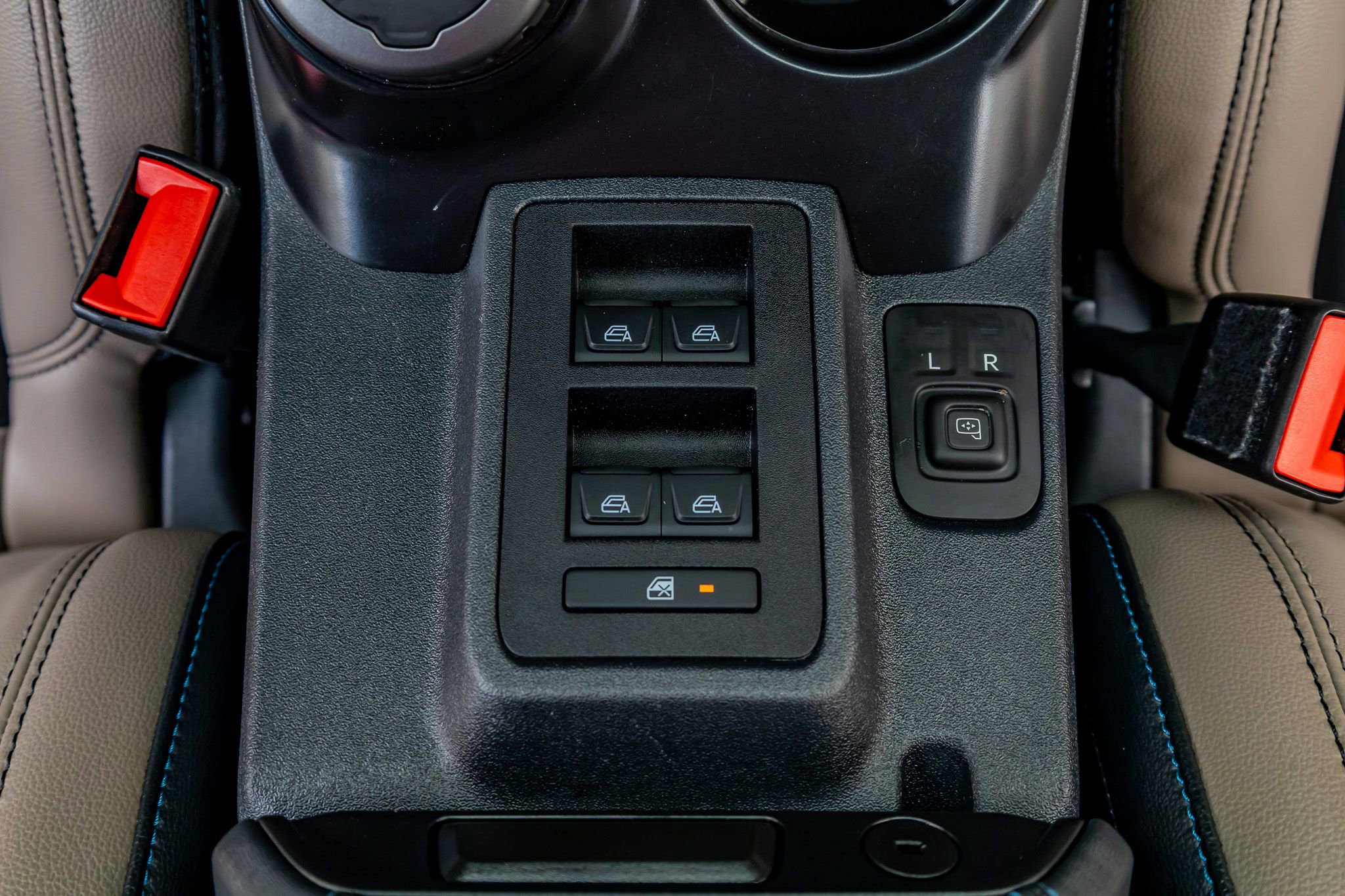 Used 2024 Ford Bronco Wildtrak image 28