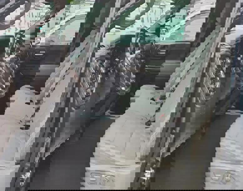 Used 2019 Chevrolet Silverado 1500 LT Trail Boss w/ Convenience Package image 3