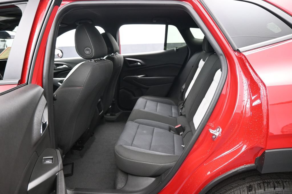 Used 2026 Chevrolet Trax RS FWD image 27