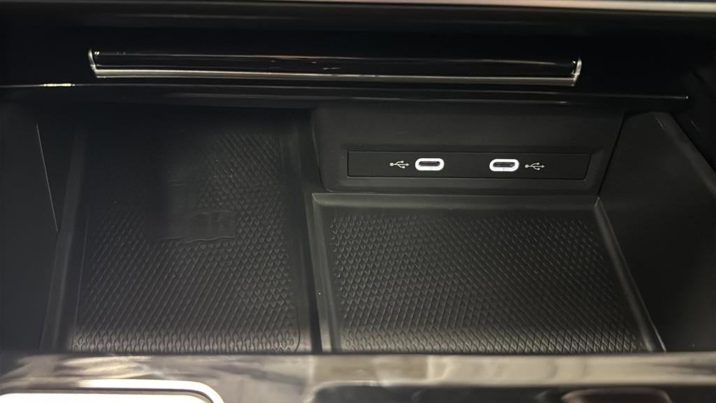 Used 2024 Volkswagen Atlas Peak Edition SEL image 35