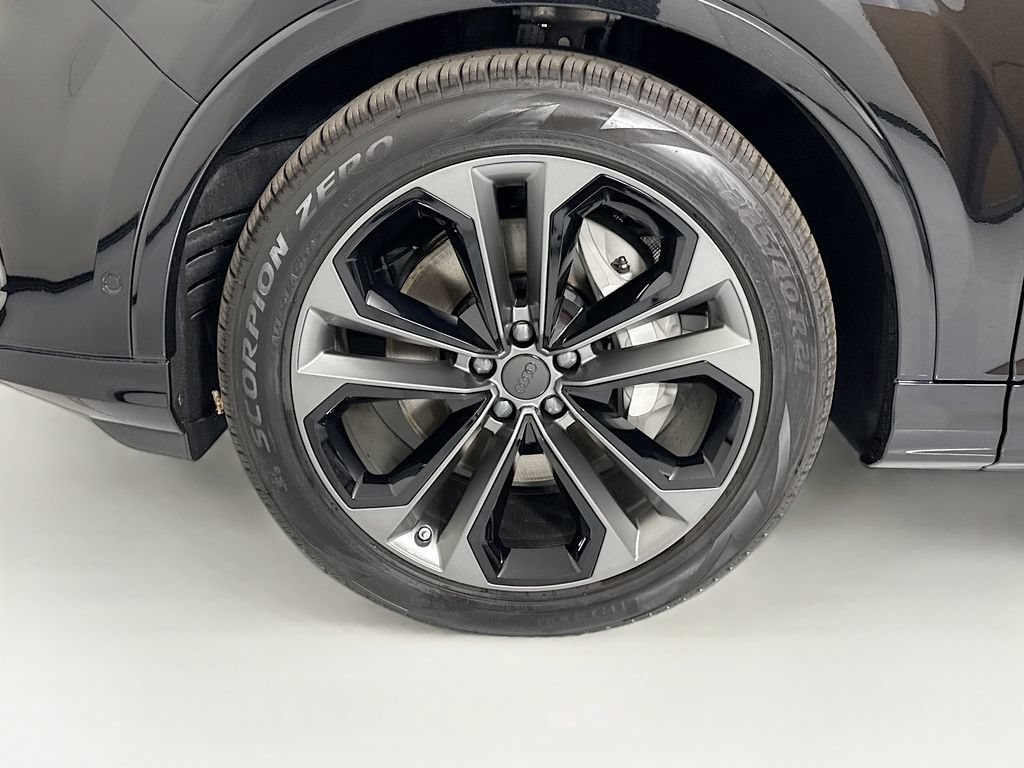 Used 2026 Audi Q7 3.0T Prestige AWD/4WD image 33