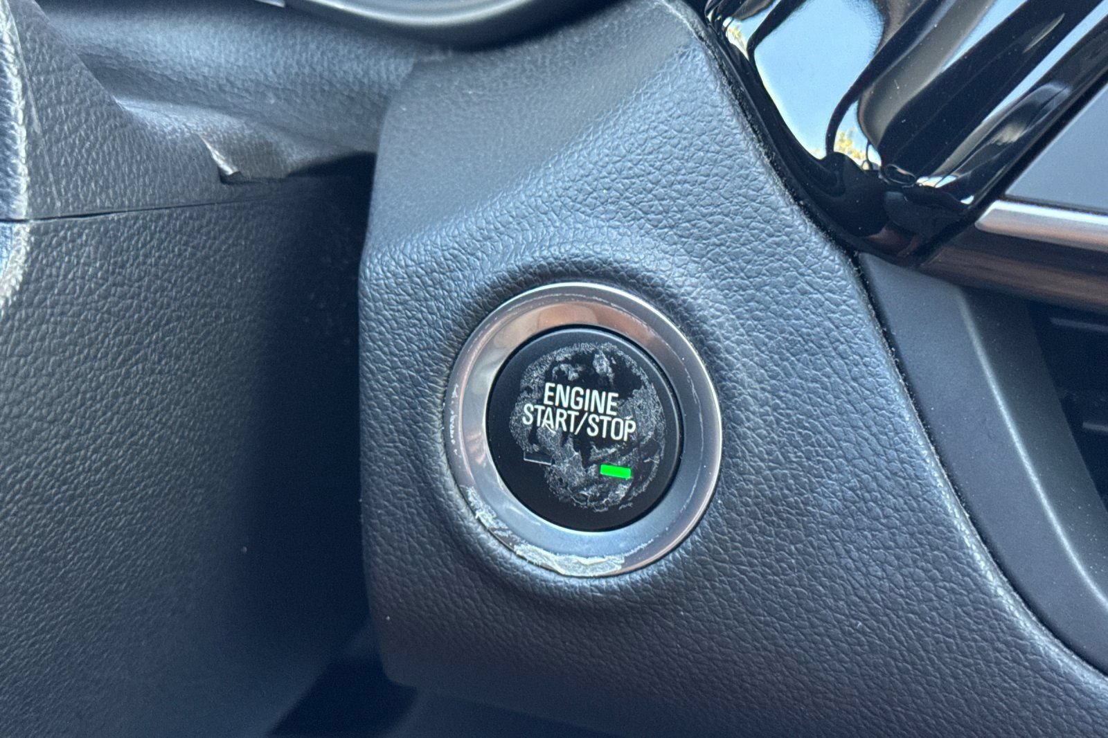 Certified 2019 Buick Envision Preferred w/ LPO, Cargo Package FWD image 23
