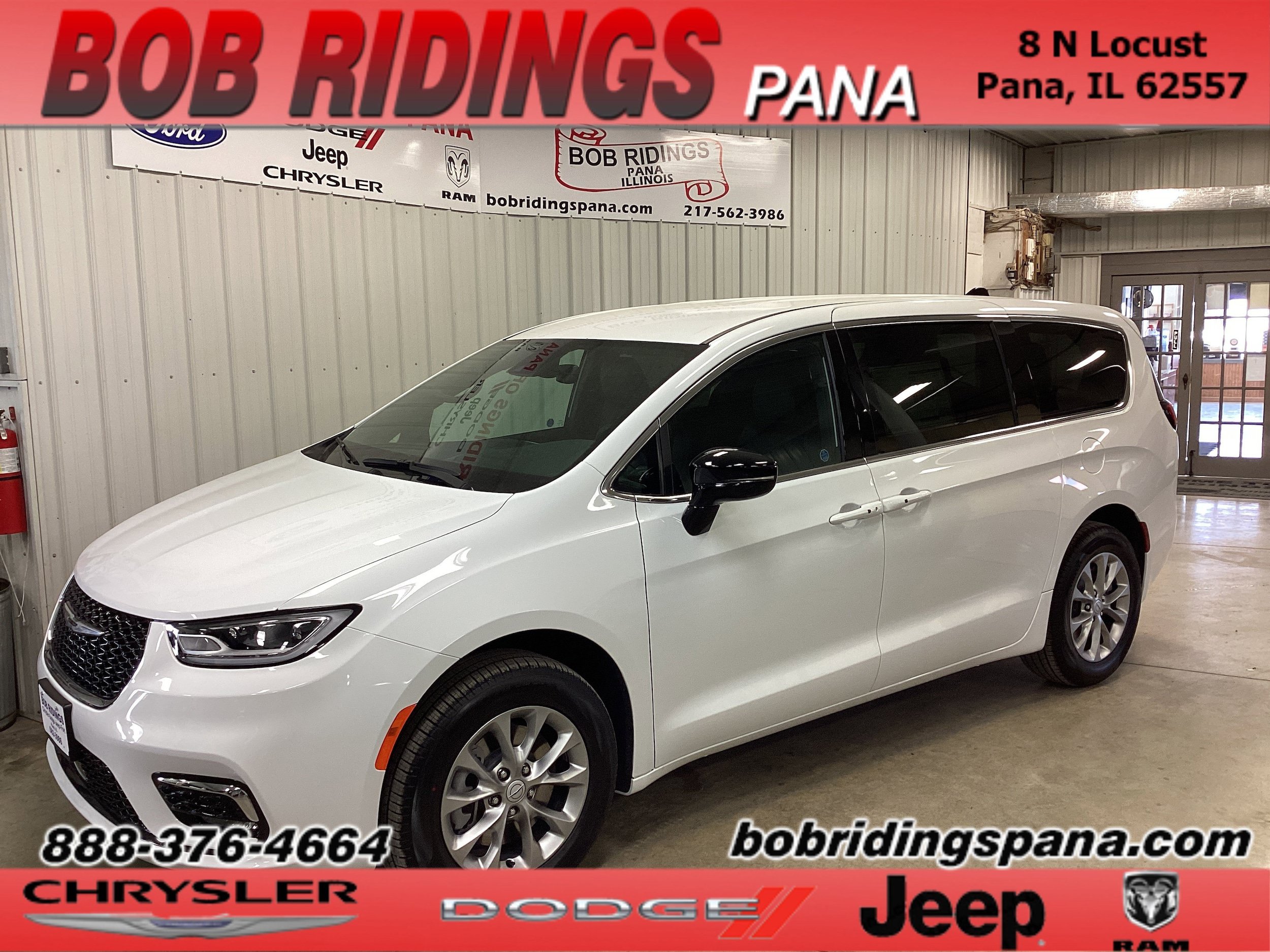 New 2026 Chrysler Pacifica Select