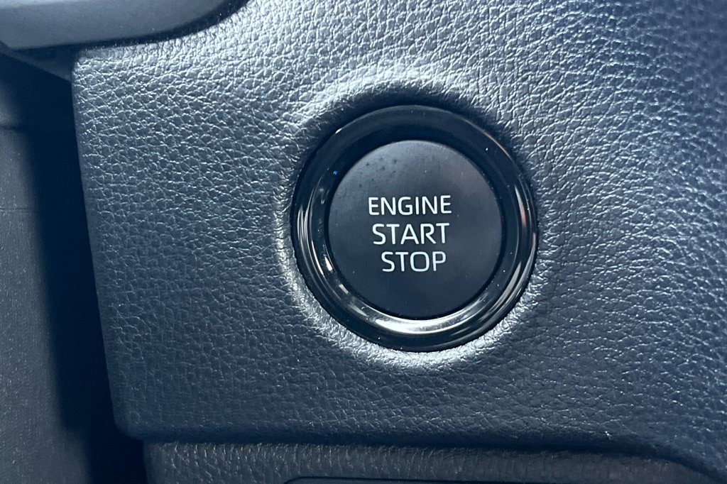 Used 2025 Toyota Tundra SR5 w/ SR5 Premium Package image 18