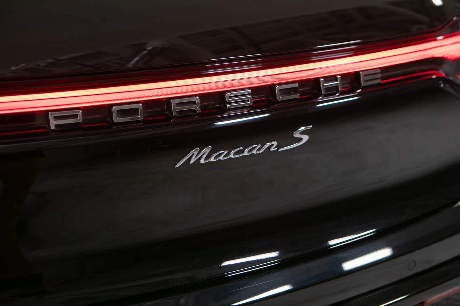 Used 2024 Porsche Macan S AWD/4WD image 19