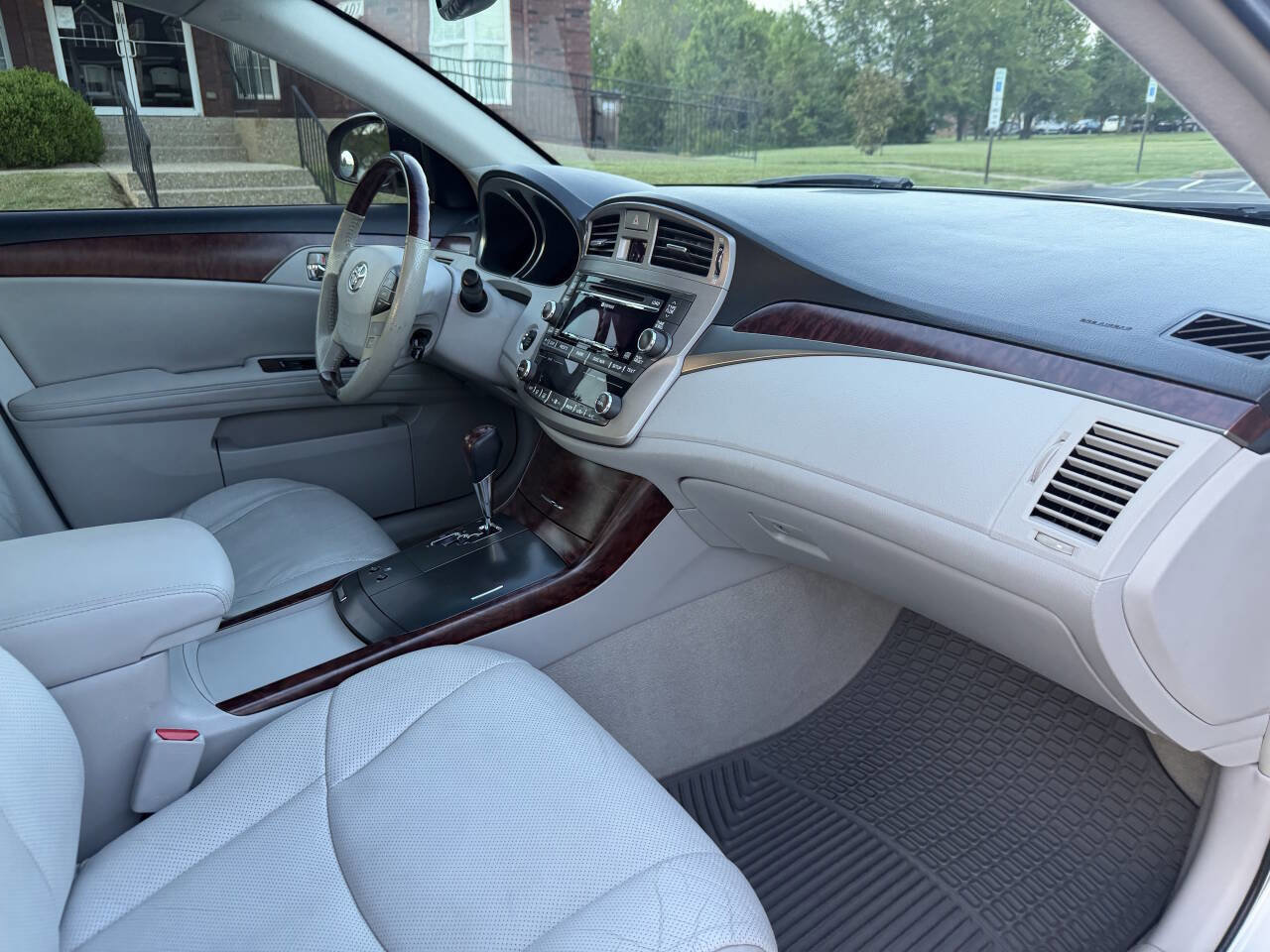 Used 2011 Toyota Avalon Limited FWD image 29