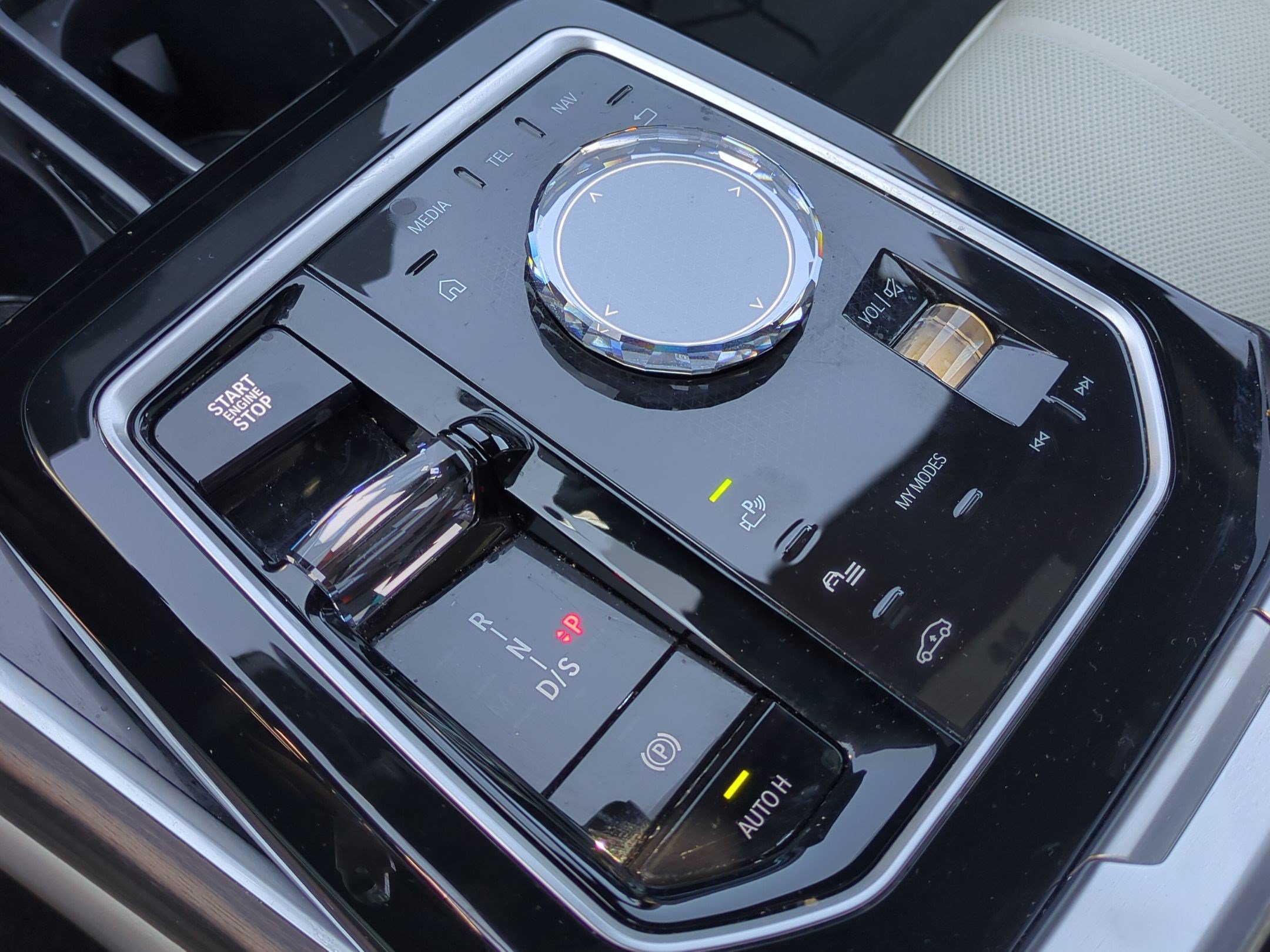 Certified 2025 BMW 740i RWD image 26