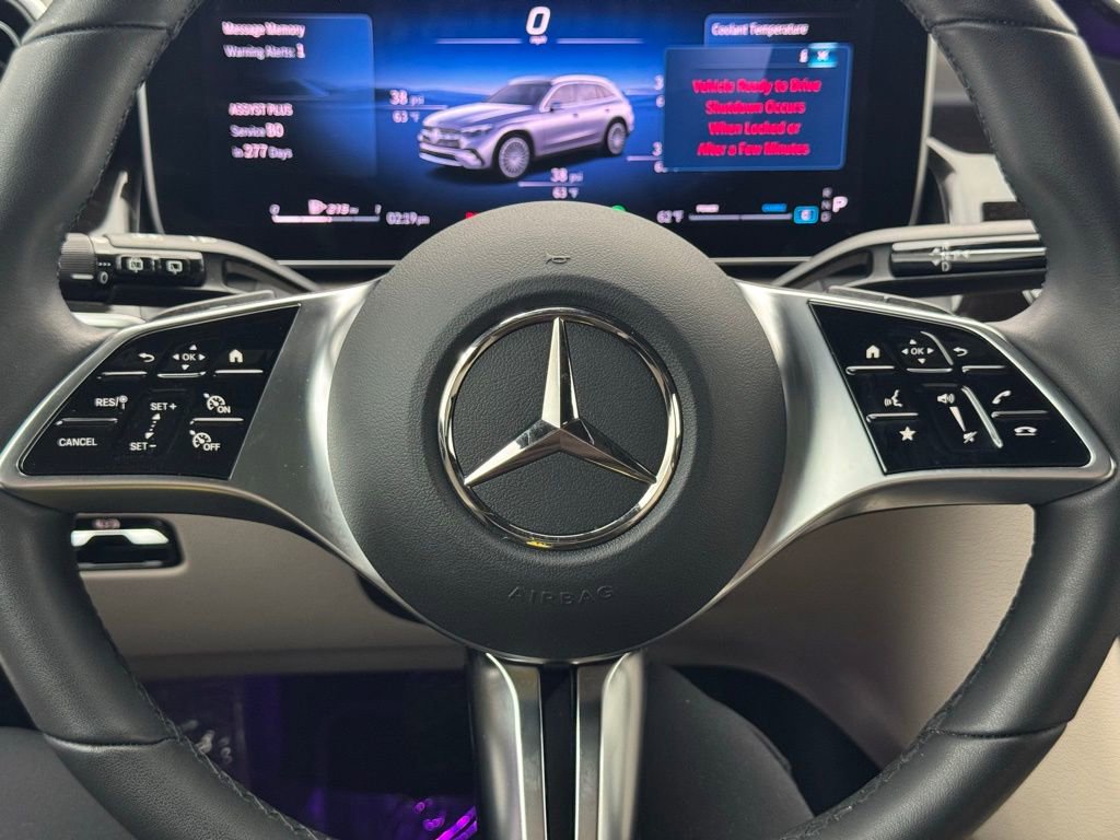 Used 2025 Mercedes-Benz GLC 300 4MATIC image 22
