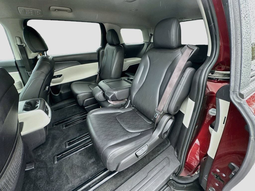 Certified 2024 Kia Carnival LX FWD image 23