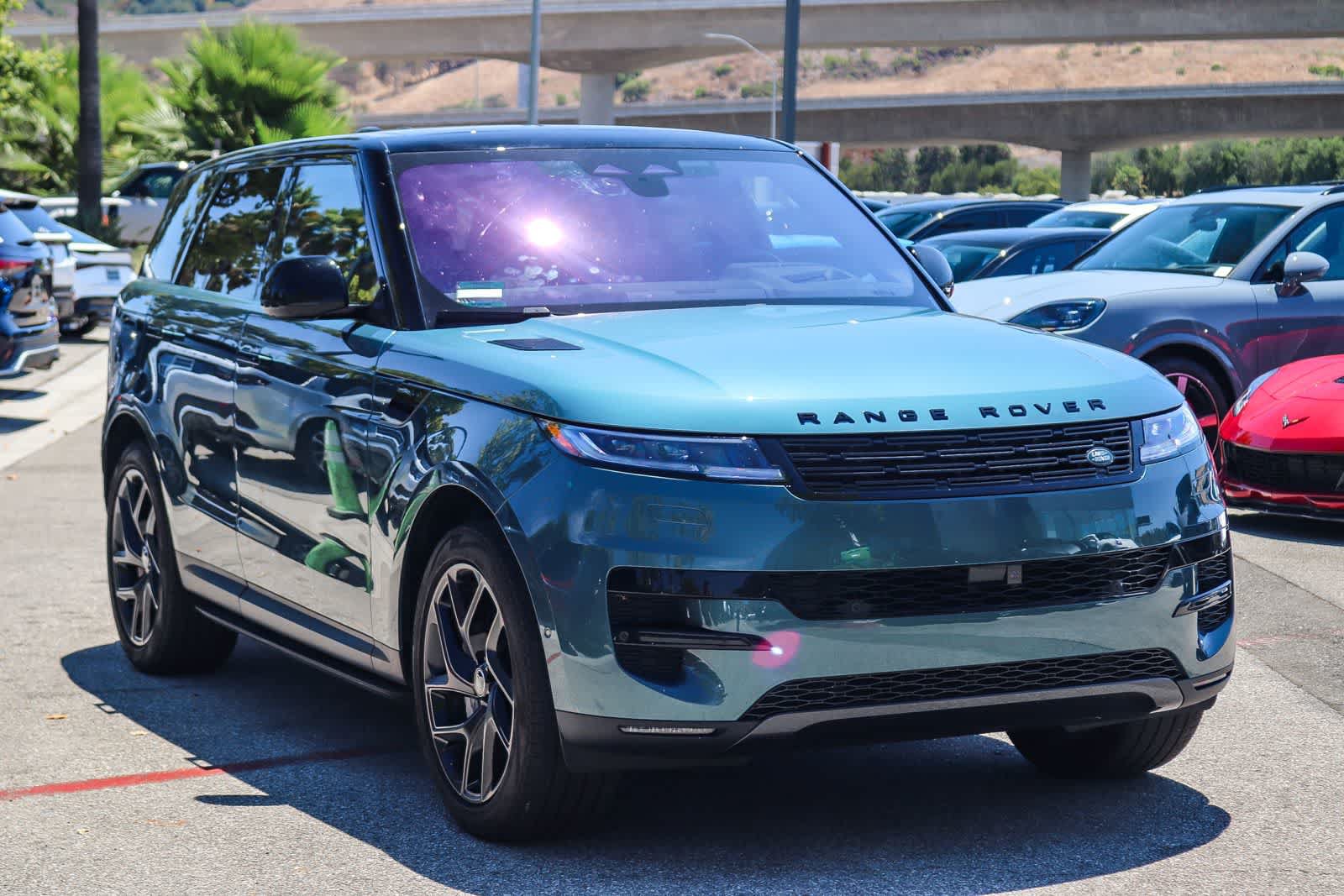 Used 2023 Land Rover Range Rover Sport SE AWD/4WD image 3