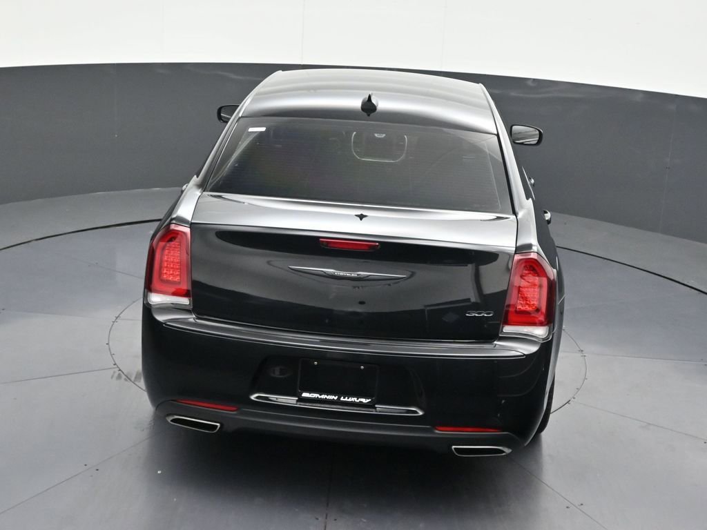 Used 2023 Chrysler 300 Touring w/ Sport Appearance Package image 20