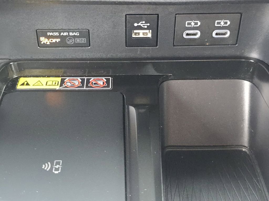 Used 2025 Toyota Camry LE FWD image 4