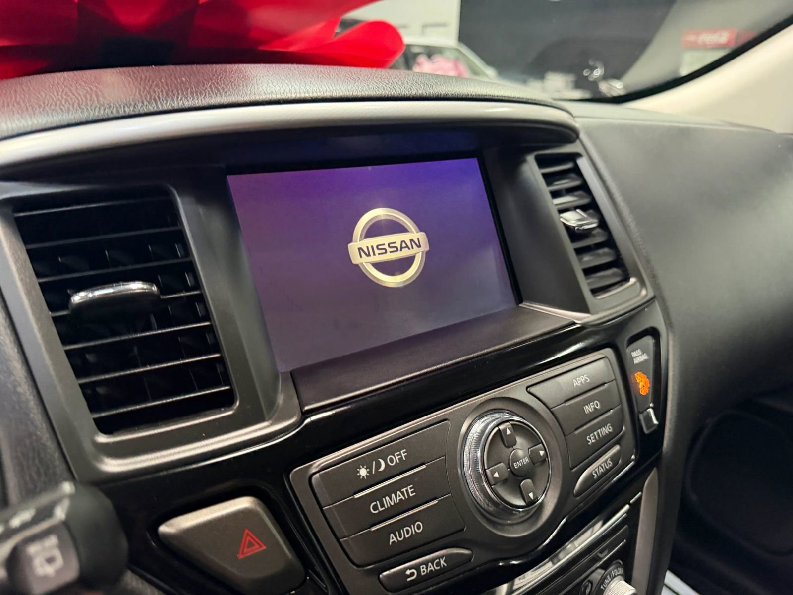 Used 2020 Nissan Pathfinder S AWD/4WD image 33