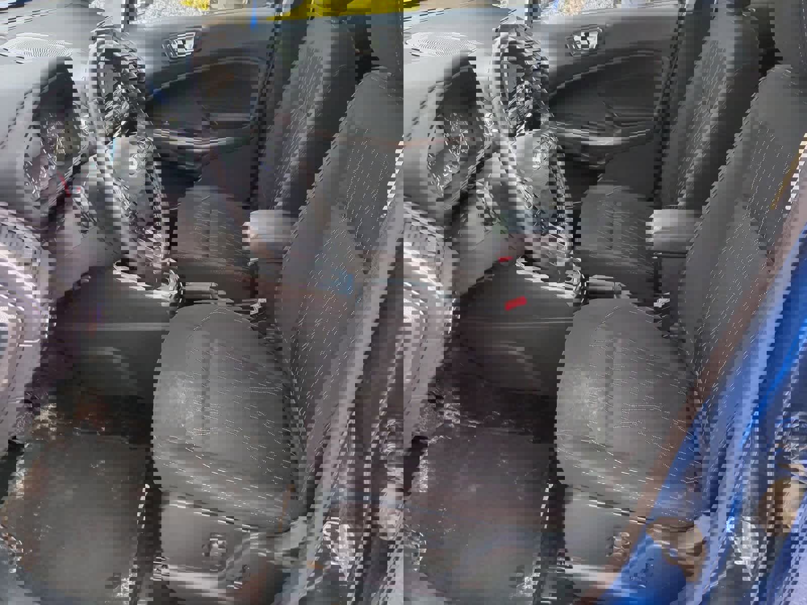 Used 2019 Ford EcoSport SE w/ SE Convenience Package image 16