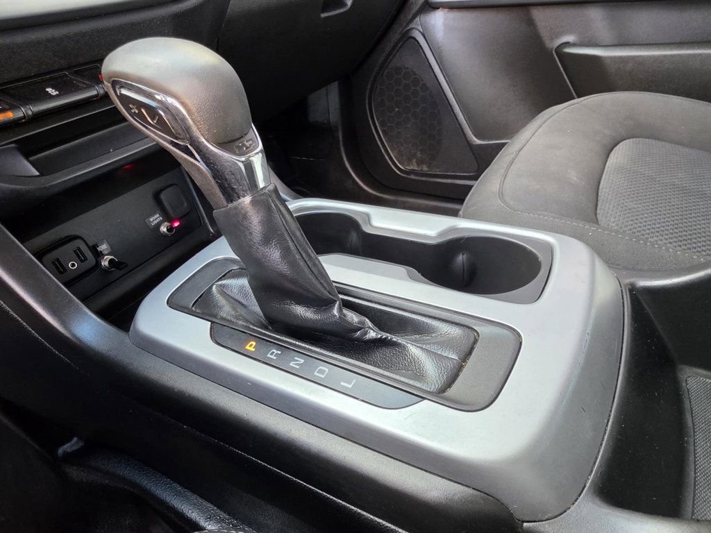 Used 2022 Chevrolet Colorado LT w/ Fleet Safety Package image 17
