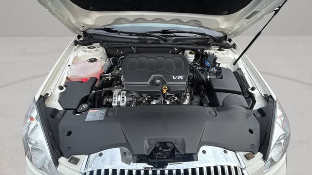 Used 2011 Buick Lucerne CXL FWD image 31