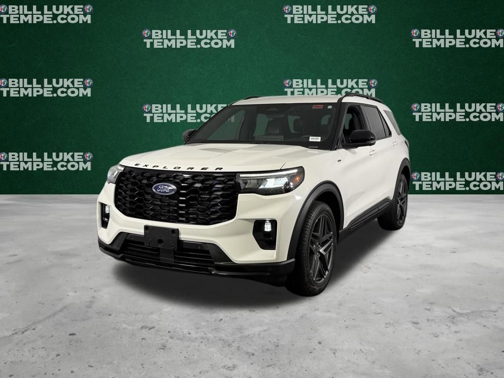 Used 2025 Ford Explorer ST-Line w/ ST-Line Street Pack image 4