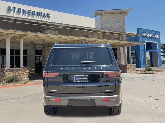 Used 2022 Jeep Wagoneer Series III AWD/4WD image 6