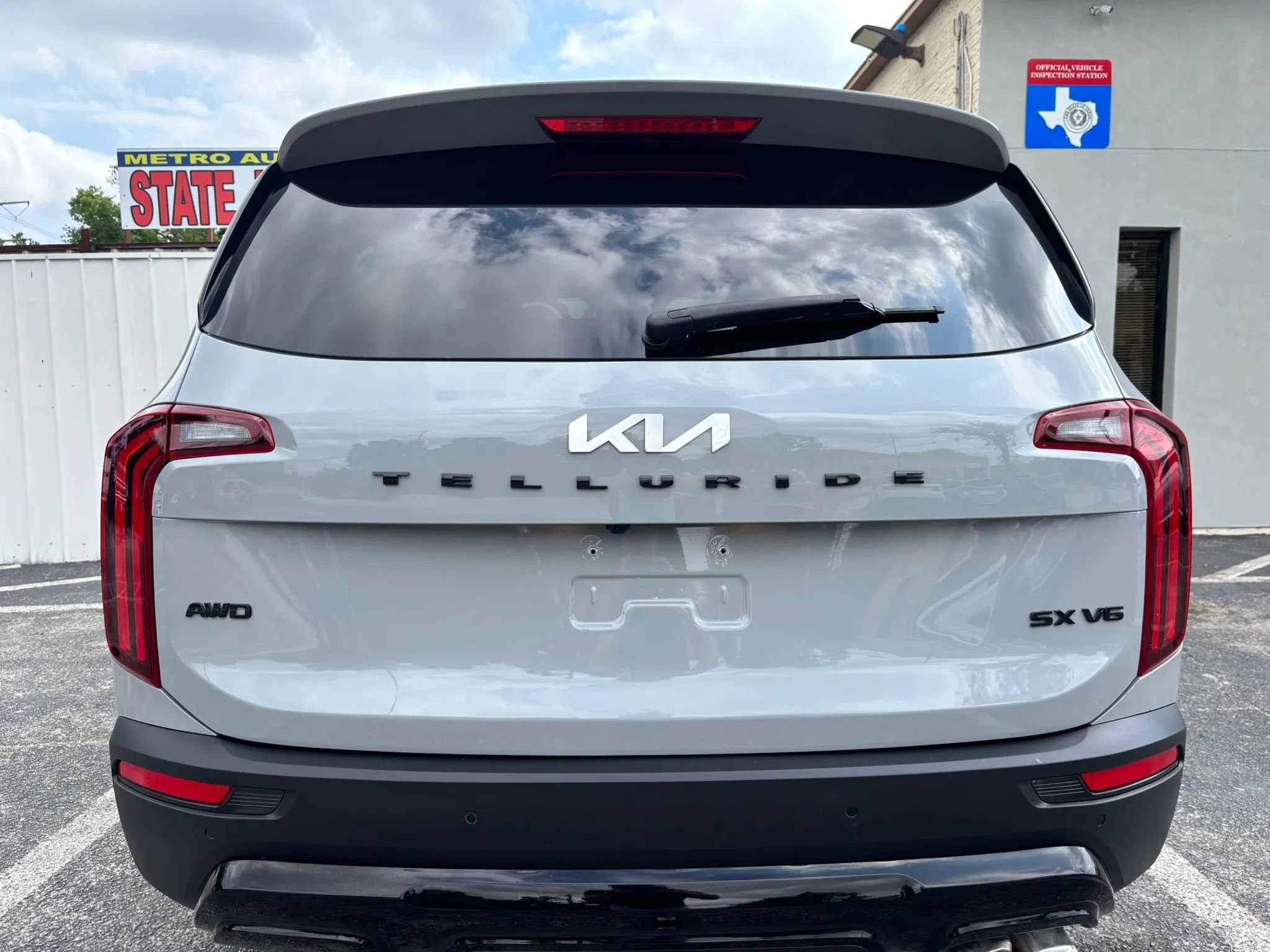 Used 2022 Kia Telluride EX w/ EX Premium Package AWD/4WD image 3