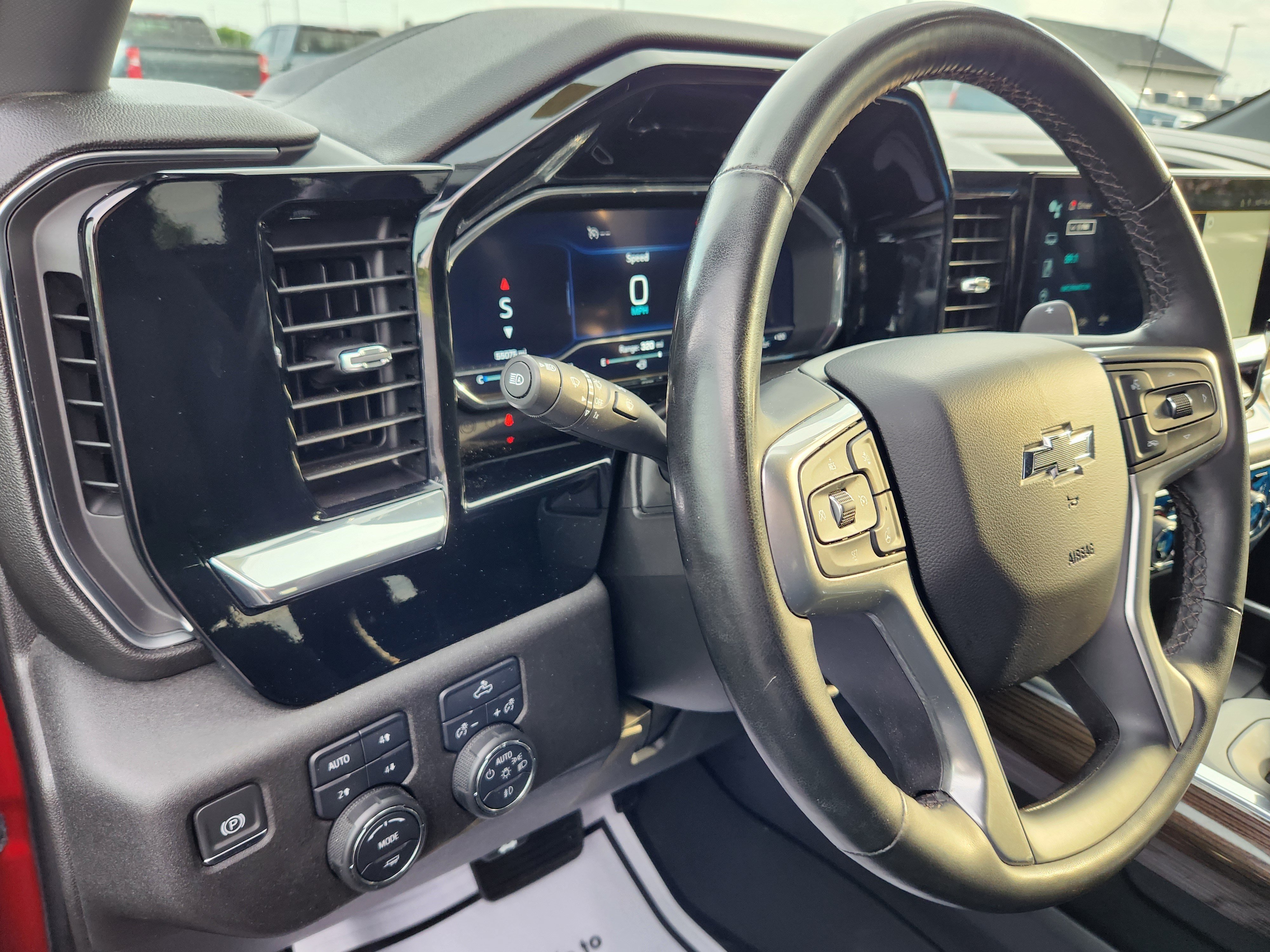 Used 2024 Chevrolet Silverado 1500 RST AWD/4WD image 25