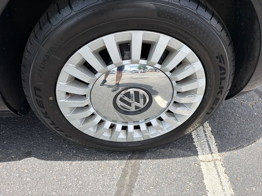 Used 2013 Volkswagen Beetle 2.5 FWD image 14