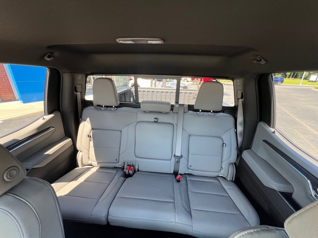 Used 2025 Chevrolet Silverado 1500 LTZ image 18