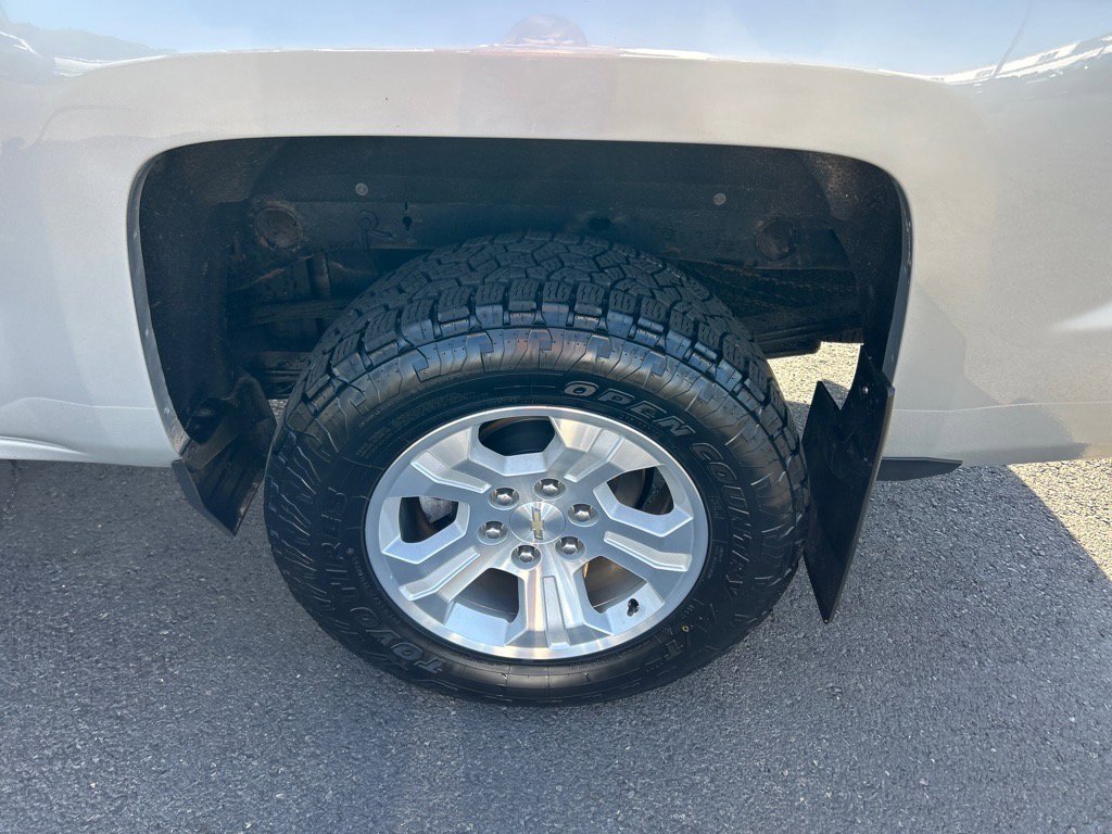 Used 2018 Chevrolet Silverado 1500 LT w/ All Star Edition image 30