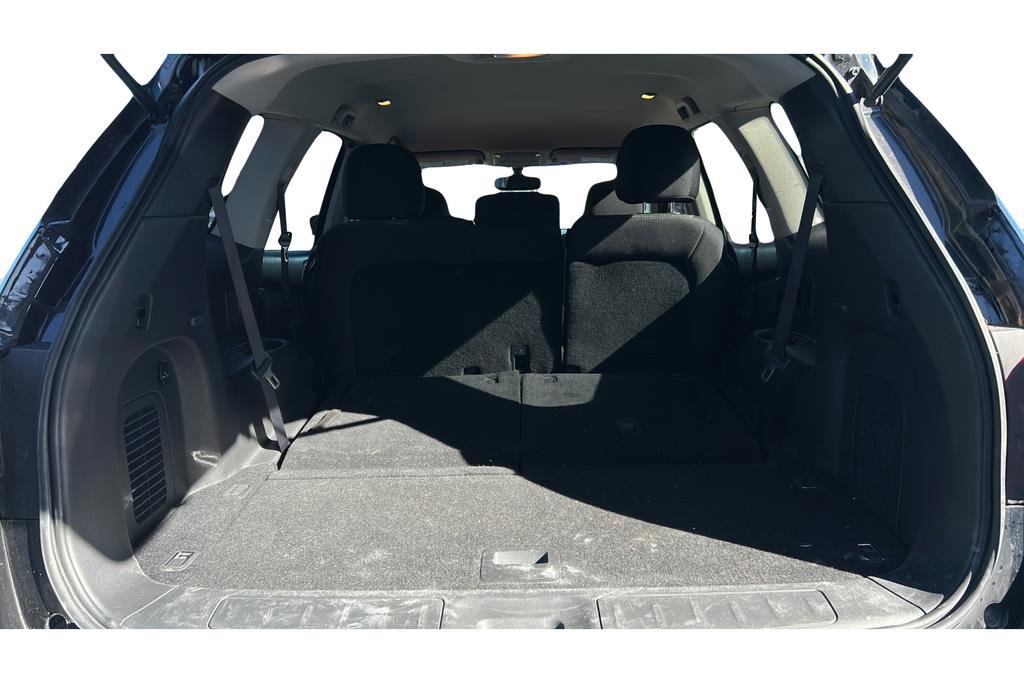 Used 2017 Nissan Pathfinder SV image 32