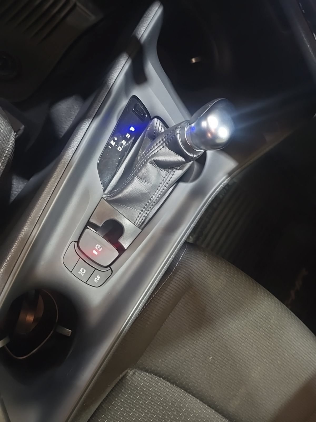 Used 2019 Toyota C-HR LE FWD image 32