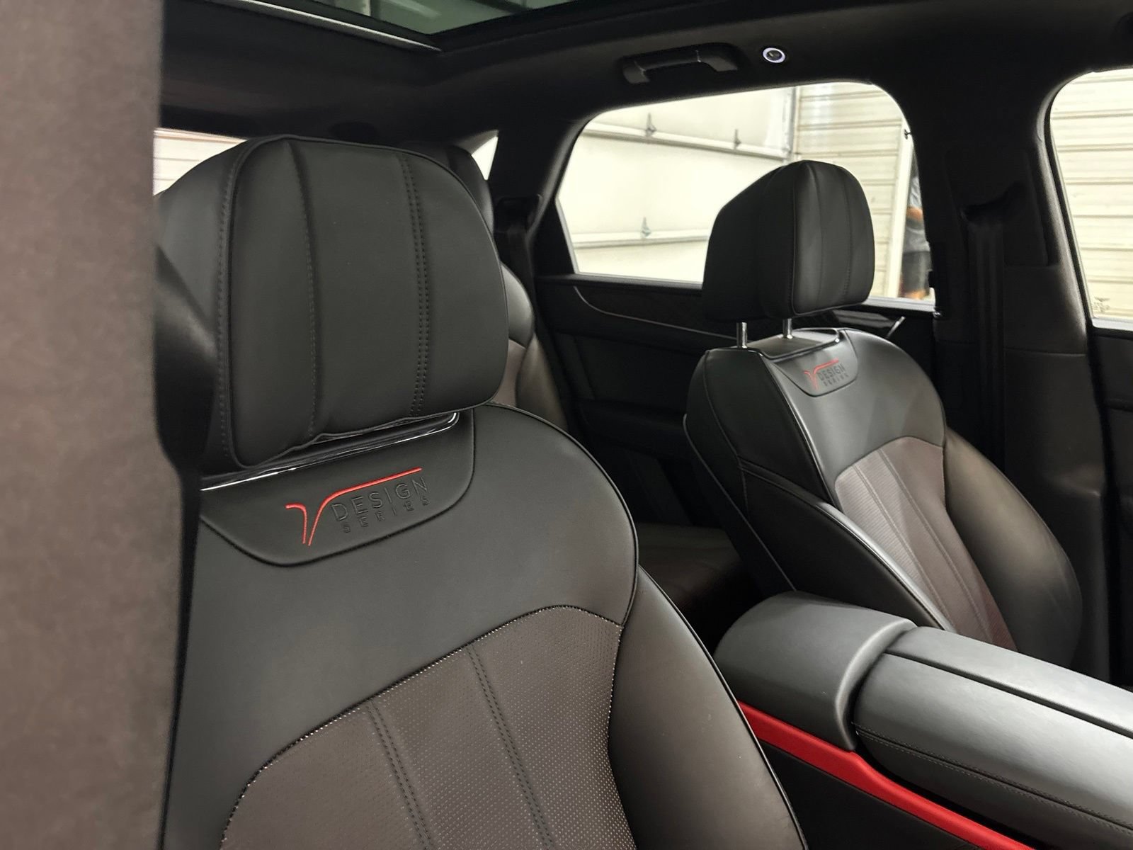 Used 2020 Bentley Bentayga AWD/4WD image 29