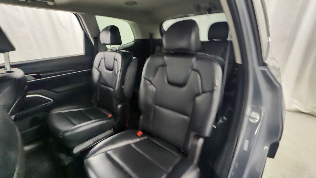 Used 2025 Kia Telluride S AWD/4WD image 12