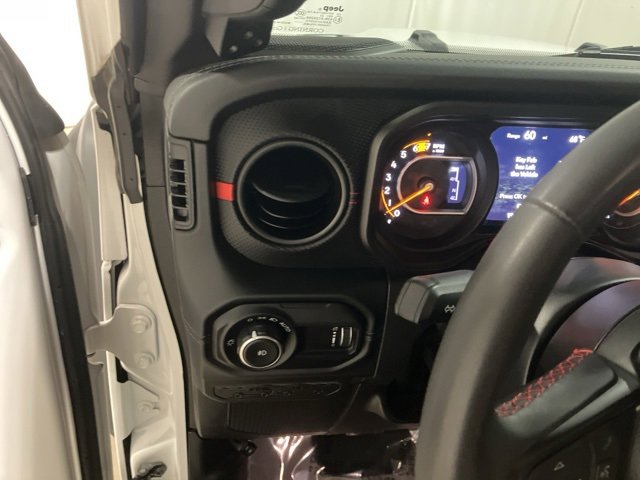 Used 2024 Jeep Wrangler Rubicon w/ Technology Group image 14
