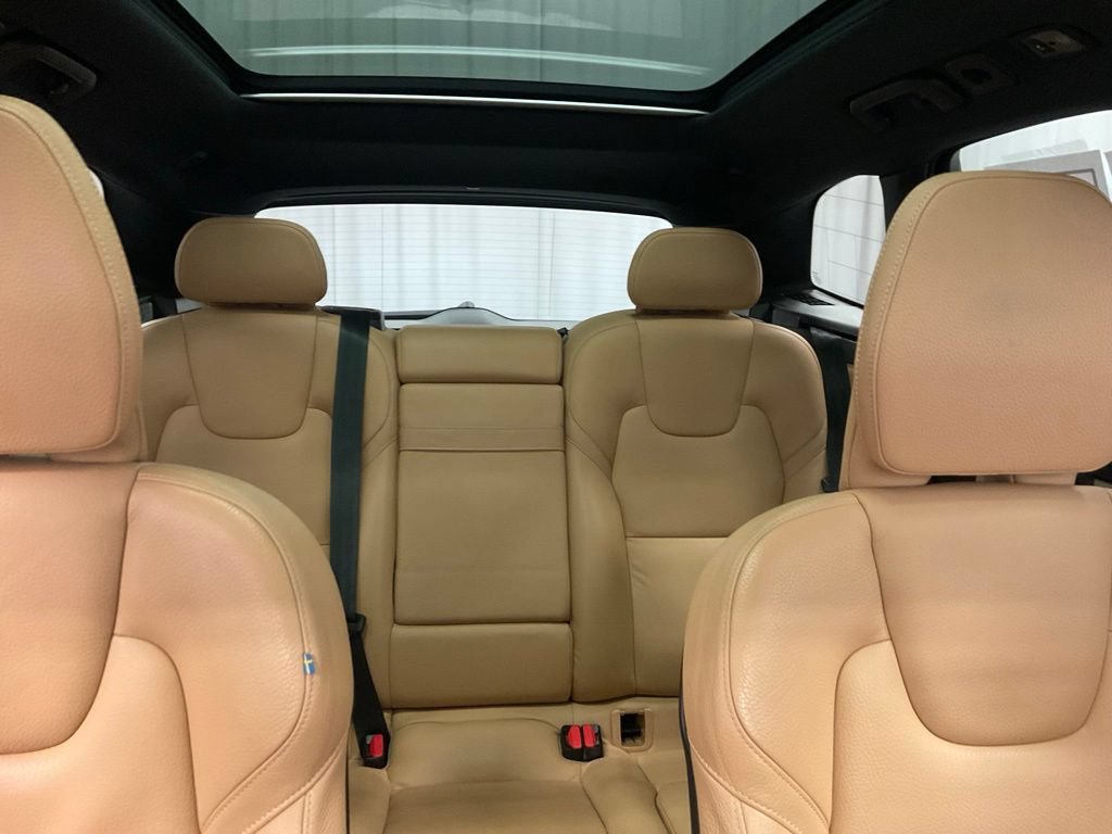 Used 2020 Volvo XC60 T5 Momentum w/ Protection Package Premier AWD/4WD image 29
