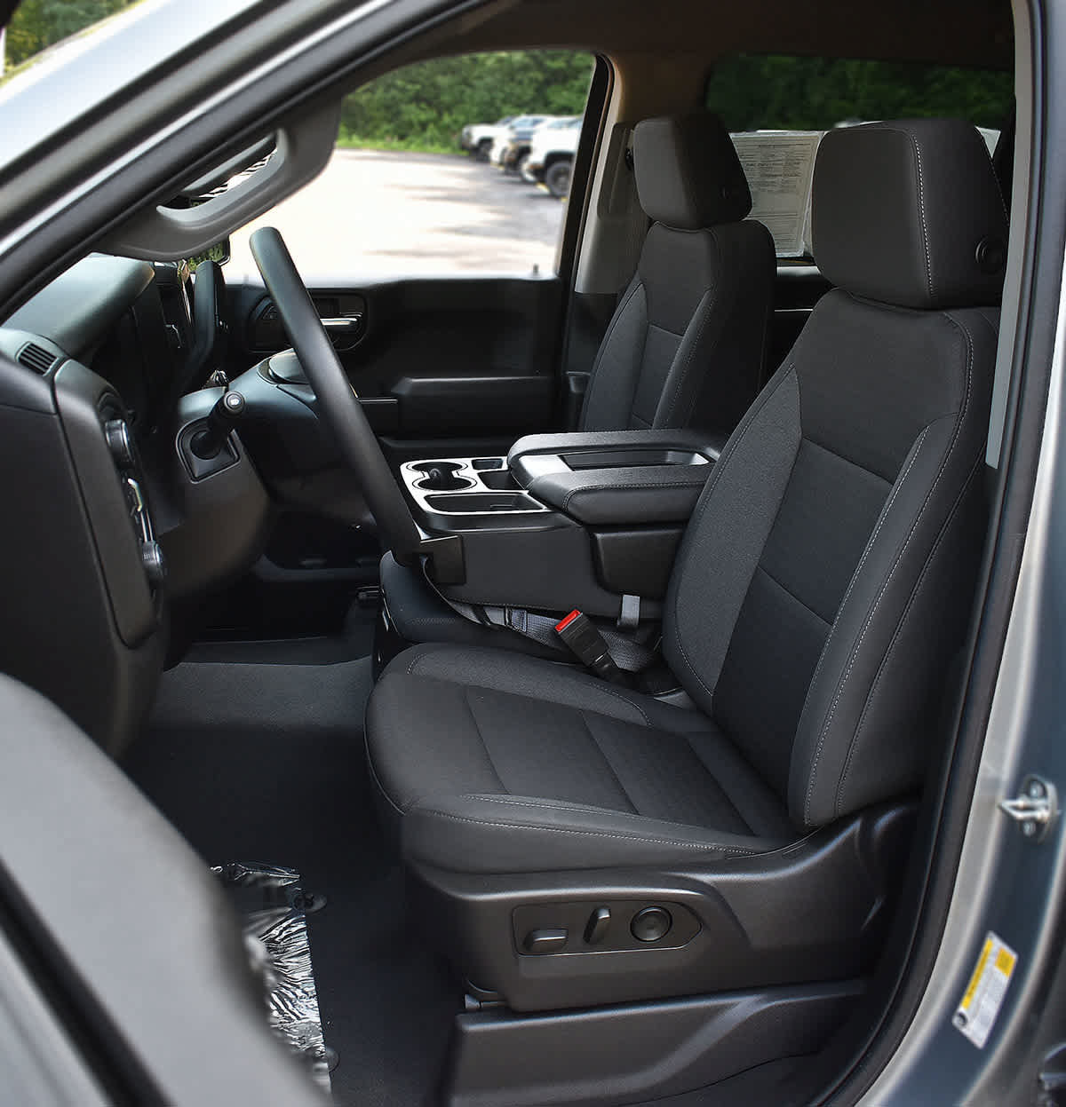 Used 2023 Chevrolet Silverado 1500 Custom AWD/4WD image 9