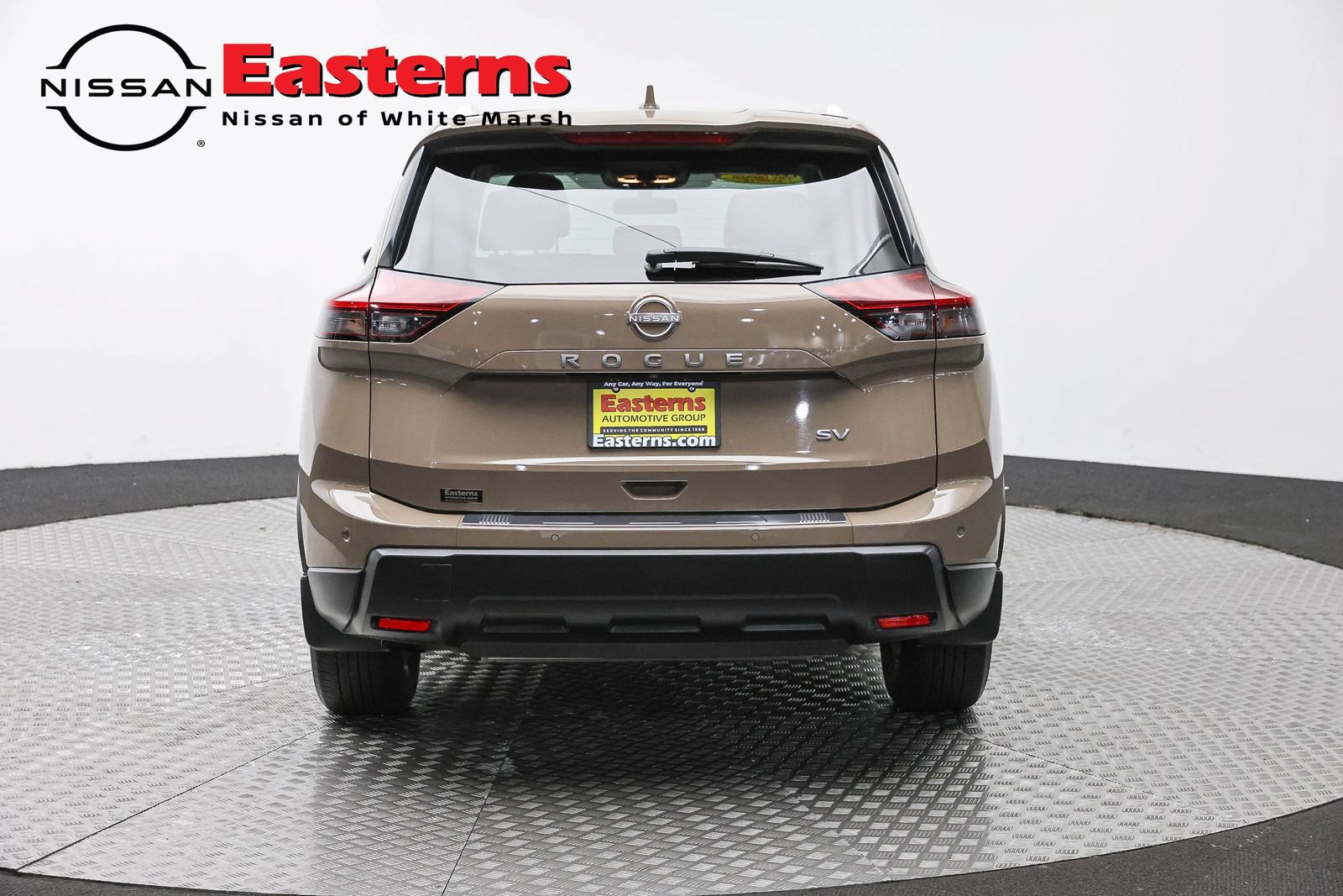 Used 2024 Nissan Rogue SV w/ SV Premium Package FWD image 6