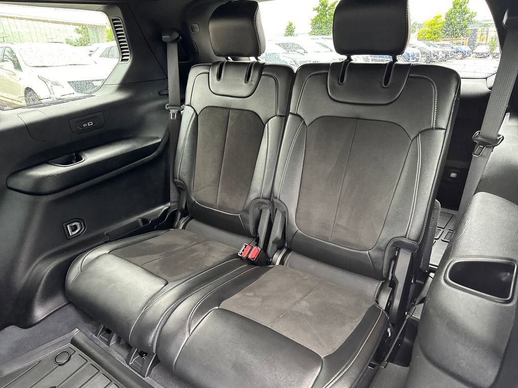 Used 2023 Jeep Grand Cherokee L Laredo RWD image 33