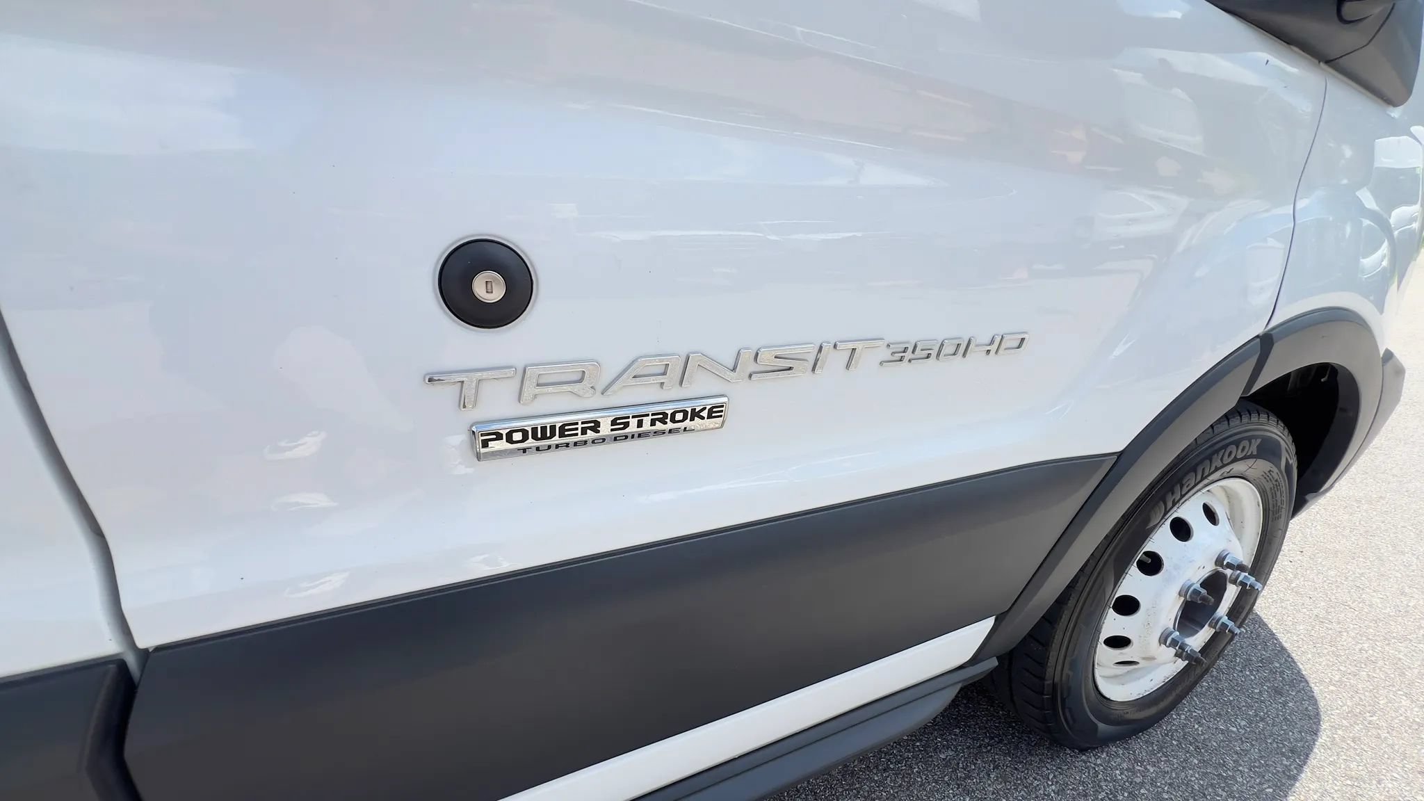 Used 2018 Ford Transit 350 138 DRW w/ Interior Upgrade Package RWD image 18