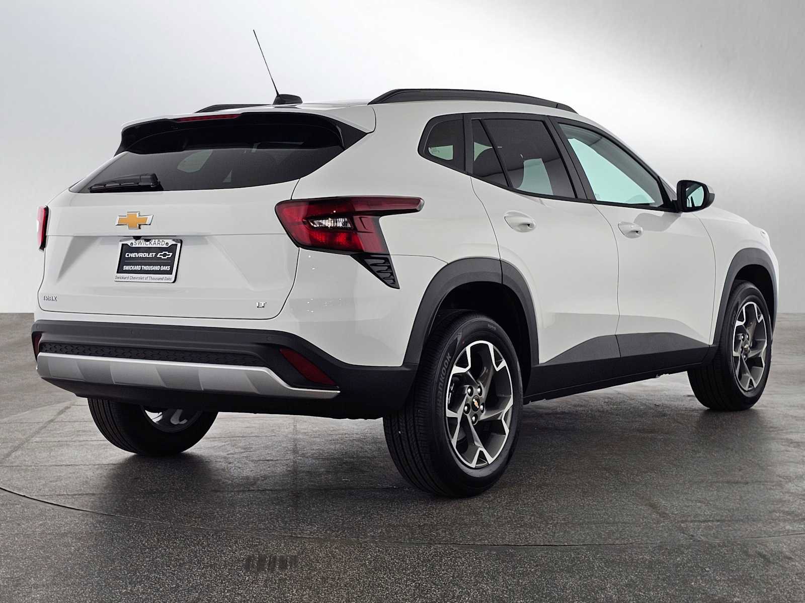 New 2026 Chevrolet Trax LT w/ Driver Confidence Package FWD image 3