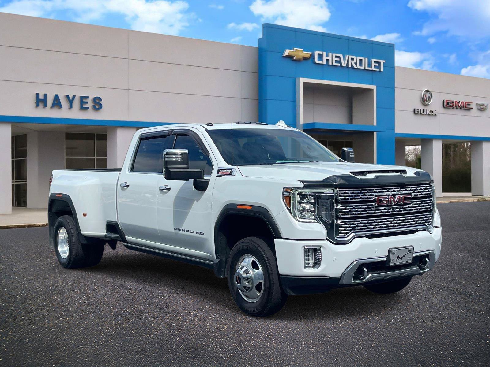 Used 2022 GMC Sierra 3500 Denali AWD/4WD image 1
