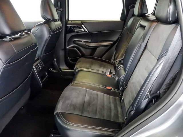 Used 2024 Mitsubishi Outlander SE AWD/4WD image 14